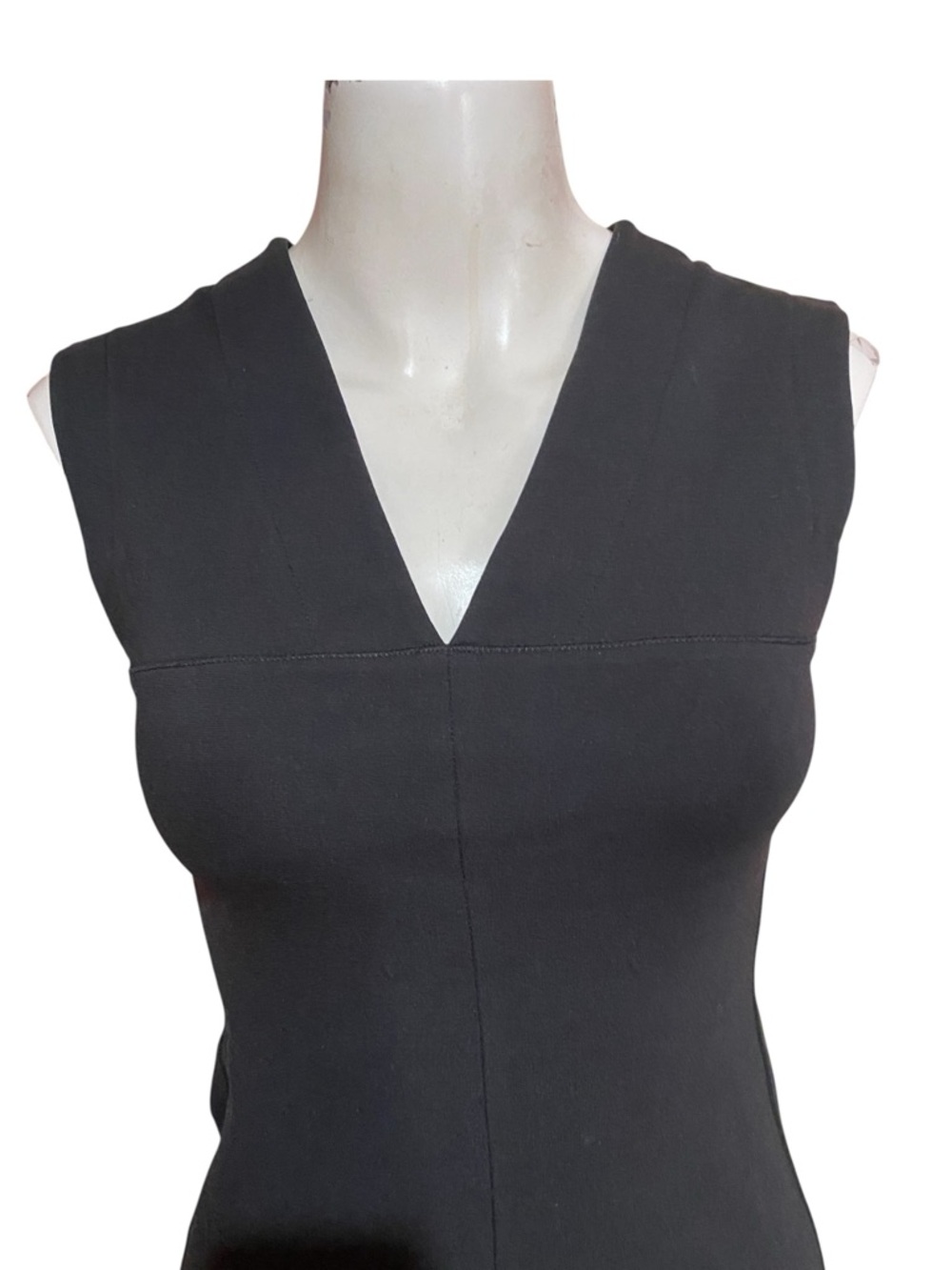James Perse V-Neck Sheath / High Twist Ponte Dress WHPT 6378 Sz 1
(Size 2-4) - Picture 3 of 12